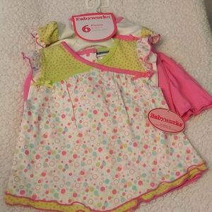 Babyworks 6 pc set outfits, hat and socks